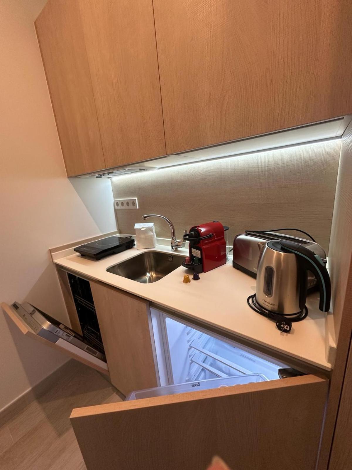 Casa De Huespedes Almirante Madrid Apartman Kültér fotó